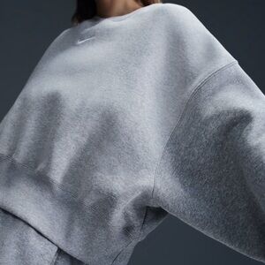 Nike cropped, comfy sweatshirt, really soft!!